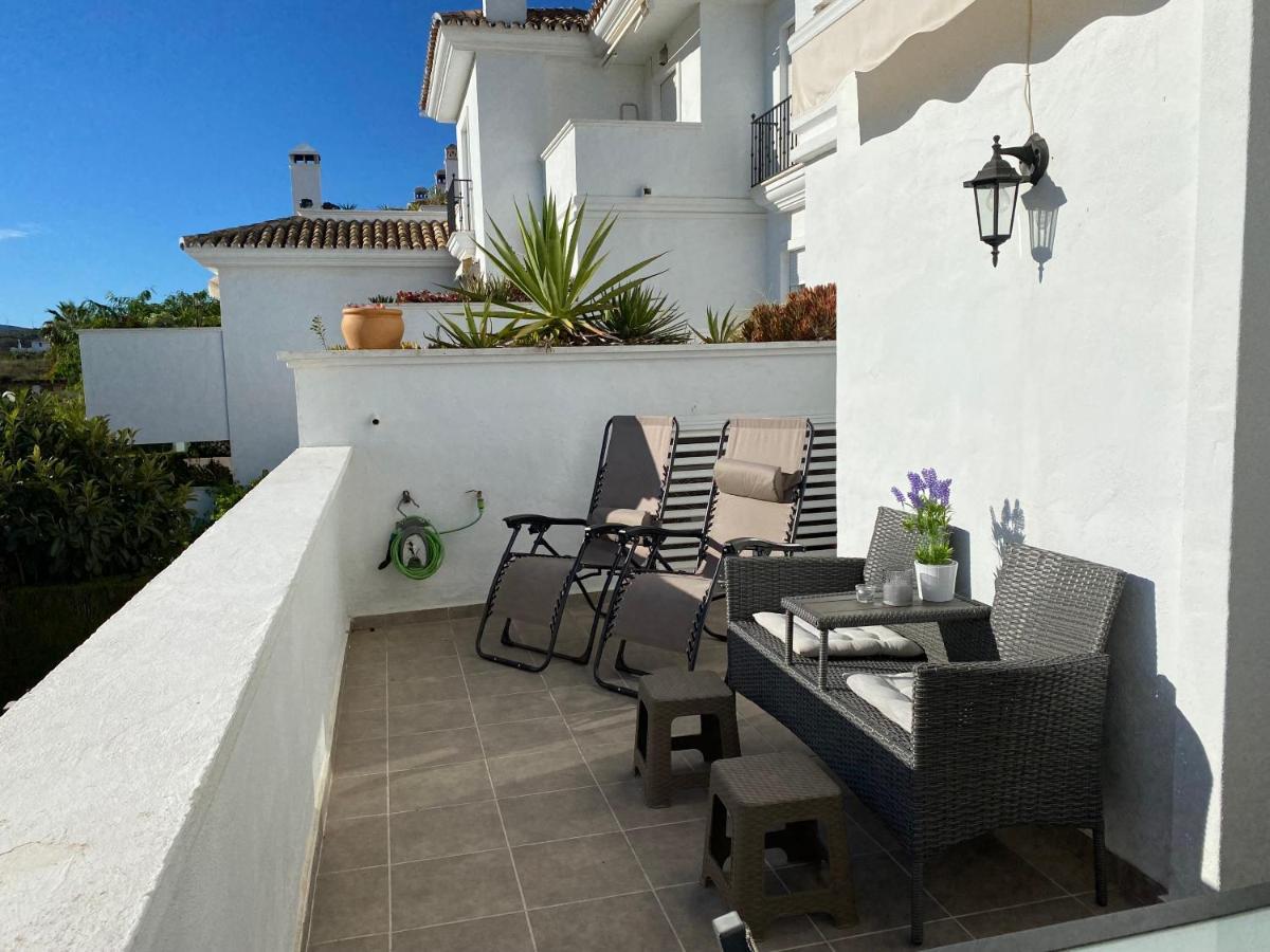 Bahia De Casares Apartment Estepona Exterior photo